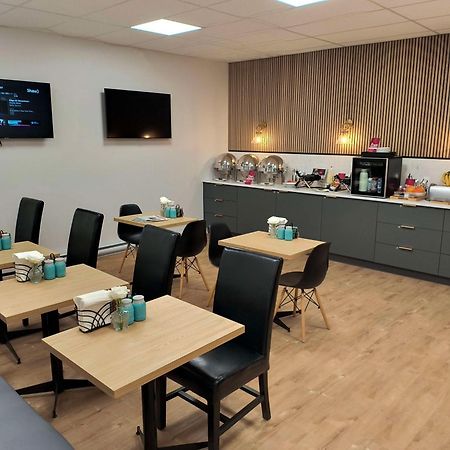 Best Western Plus Emerald Isle Hotel Sidney Exteriör bild
