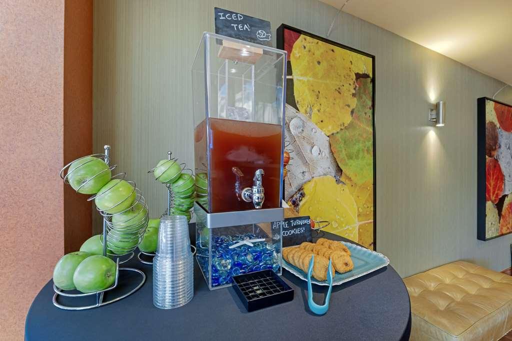 Best Western Plus Emerald Isle Hotel Sidney Restaurang bild