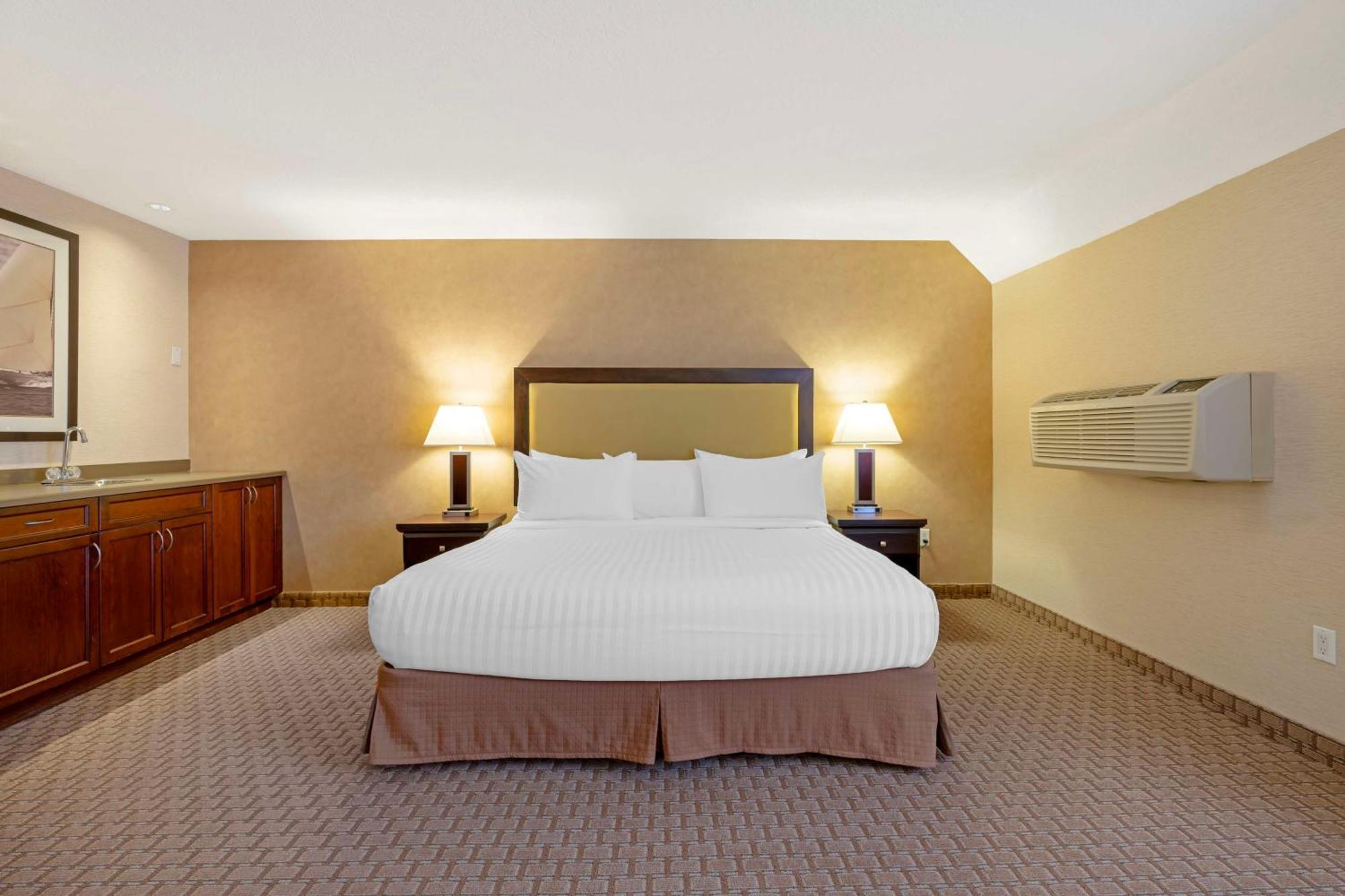Best Western Plus Emerald Isle Hotel Sidney Exteriör bild