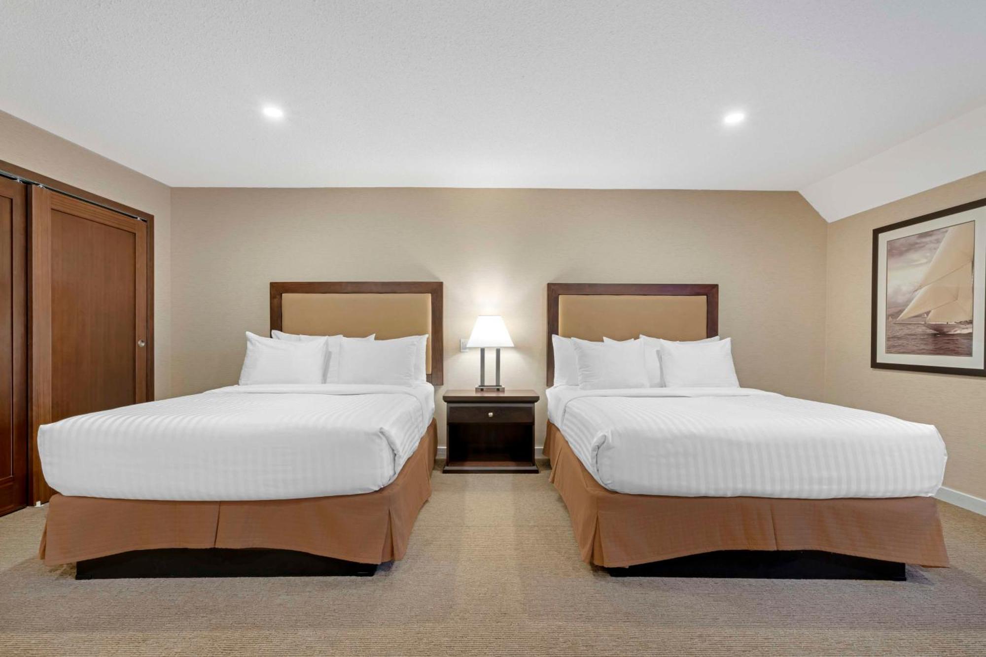 Best Western Plus Emerald Isle Hotel Sidney Exteriör bild