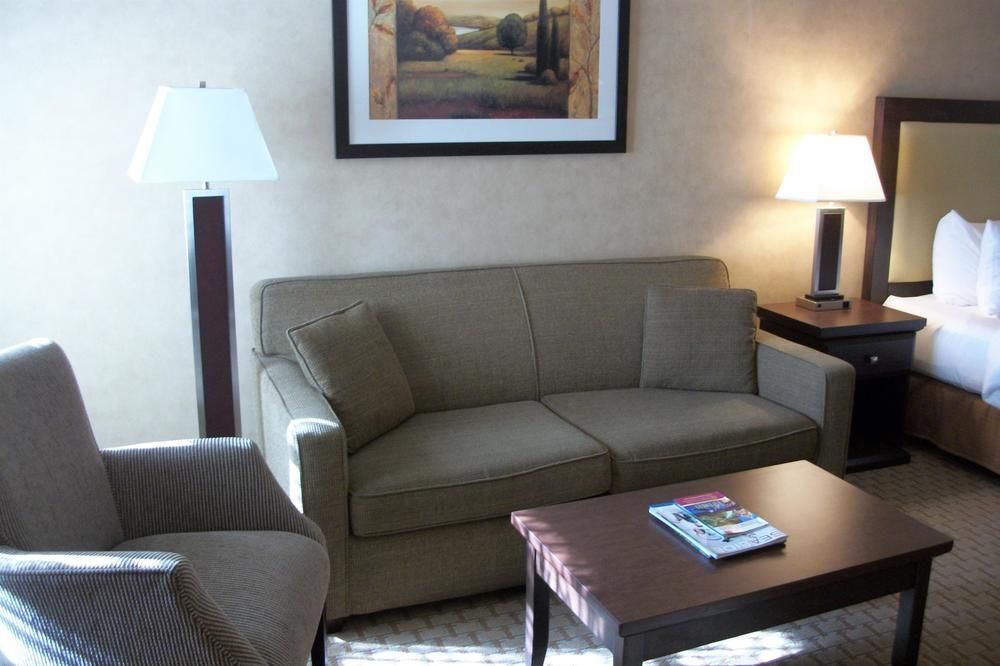 Best Western Plus Emerald Isle Hotel Sidney Exteriör bild